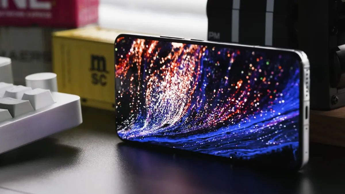 بررسی صفحه نمایش گوشی Xiaomi 15 Pro