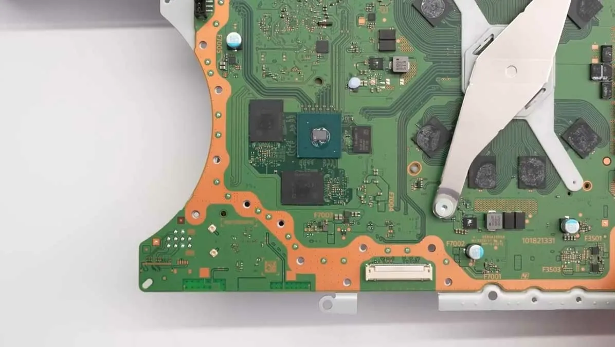 PS5 Slim Teardown 1 e1700573799241 کالبدشکافی کنسول بازی PS5 Slim سونی