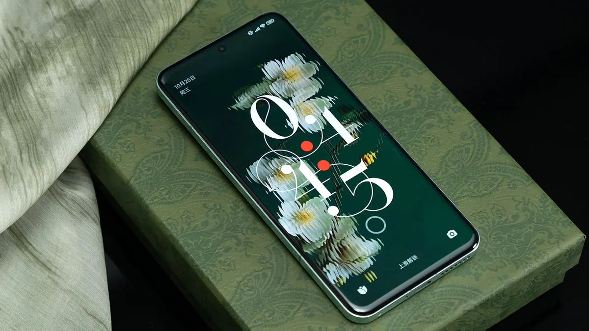 مشخصات صفحه نمایش گوشی Xiaomi 14 Pro