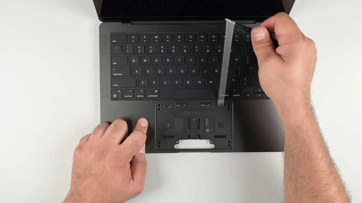 بررسی کالبدشکافی Macbook Pro m3