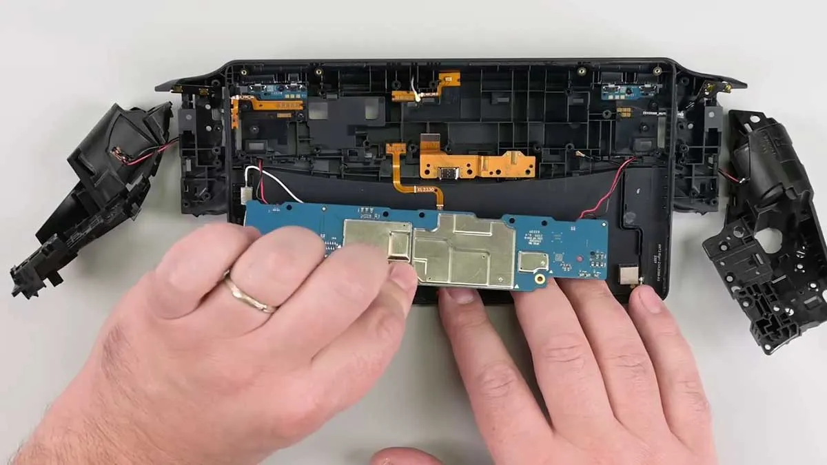 playstation portal teardown 11 کالبدشکافی کنسول PlayStation Portal سونی