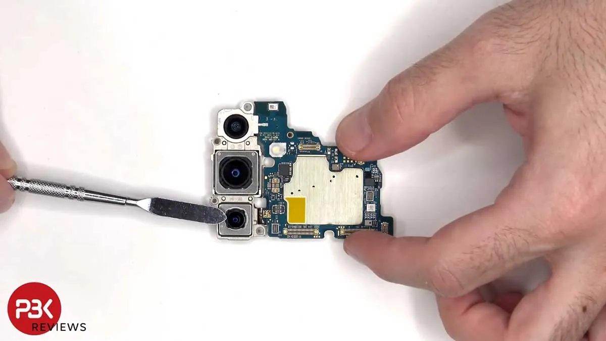 samsung s24 teardown 4 بررسی کالبدشکافی و تعمیرپذیری گوشی S24 سامسونگ 