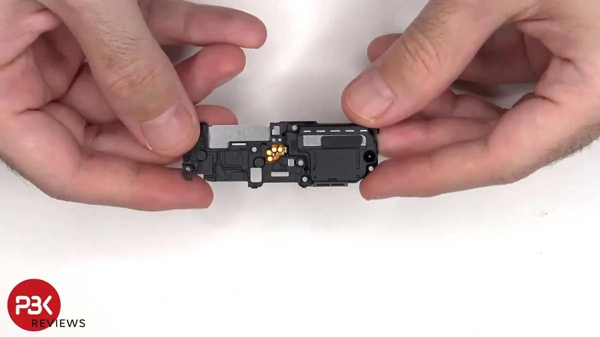 samsung s24 teardown 6 بررسی کالبدشکافی و تعمیرپذیری گوشی S24 سامسونگ 