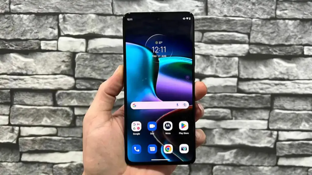 بررسی صفحه نمایش Motorola Edge 30