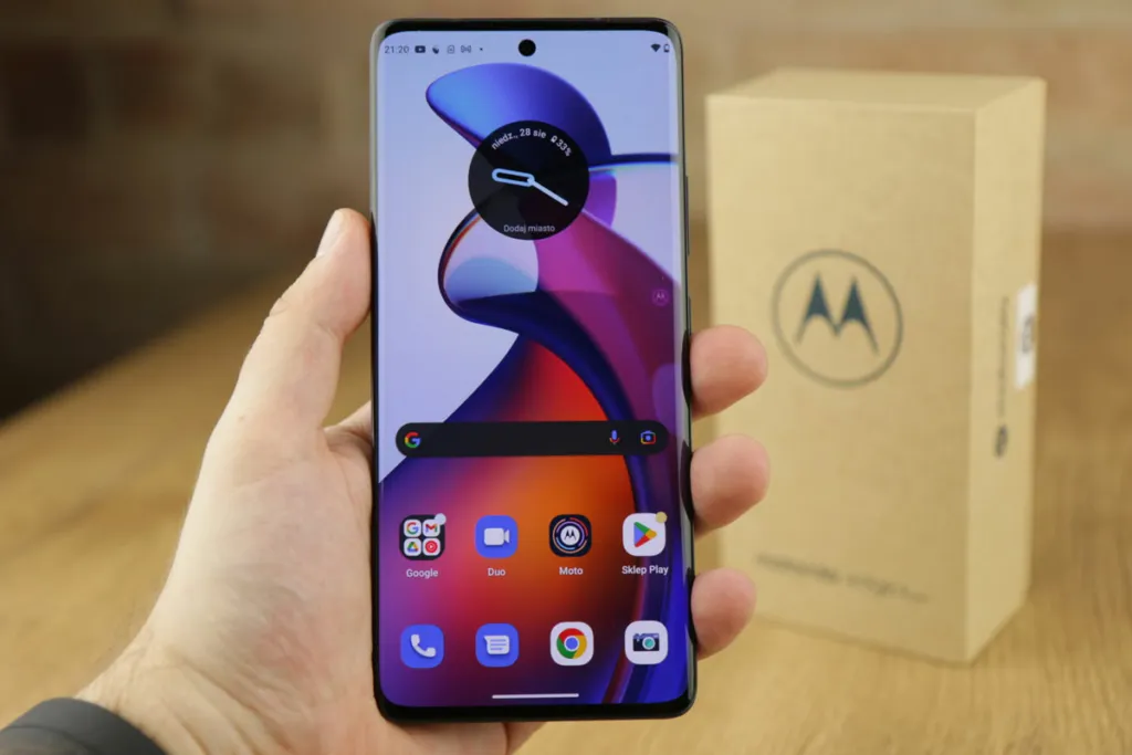 بررسی عملکرد صفحه نمایش Motorola Edge 30 Fusion