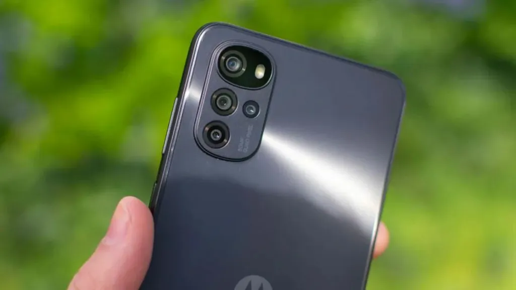 بررسی طراحی Motorola Moto G22