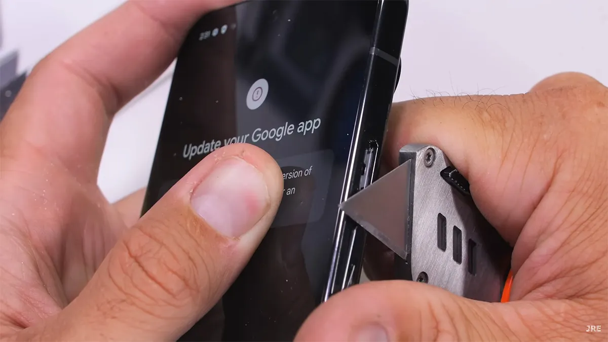 google pixel 9 pro xl duribility test 6 تست مقاومت گوشی Pixel 9 Pro XL گوگل