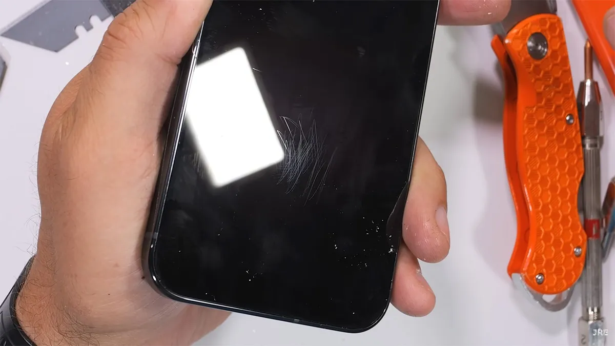 google pixel 9 pro xl duribility test 9 تست مقاومت گوشی Pixel 9 Pro XL گوگل