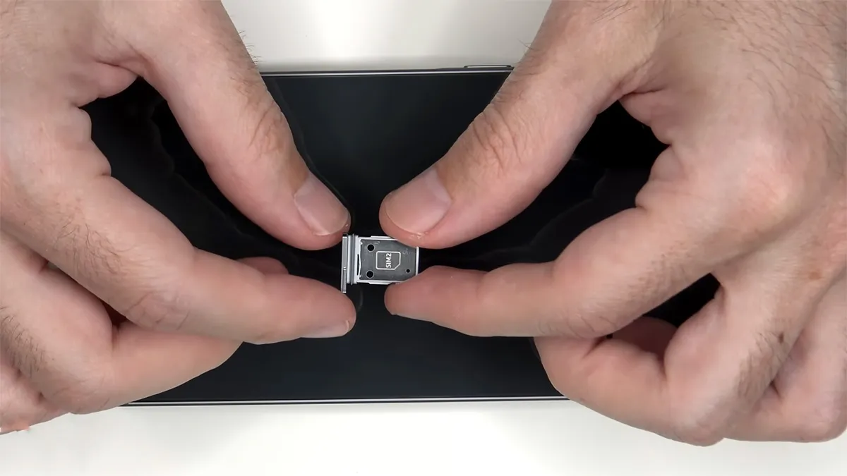 samsung a56 teardown 1 کالبدشکافی گوشی Samsung A56