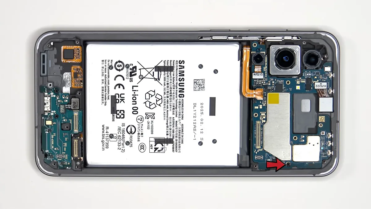samsung a56 teardown 8 کالبدشکافی گوشی Samsung A56