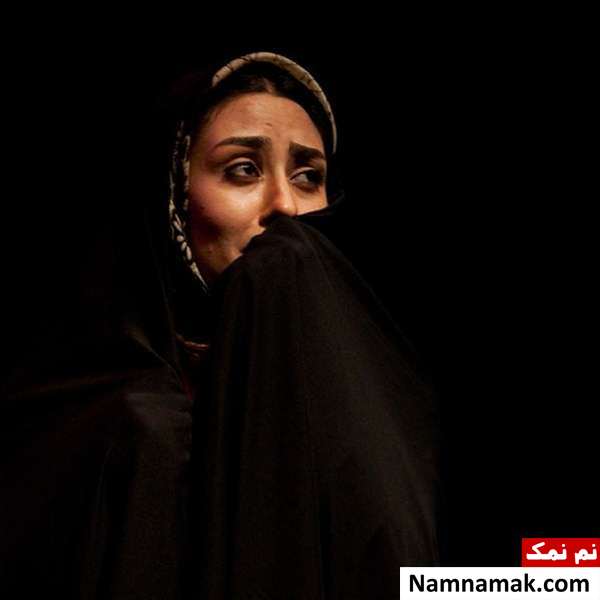 الهام طهموری در یک نمایش