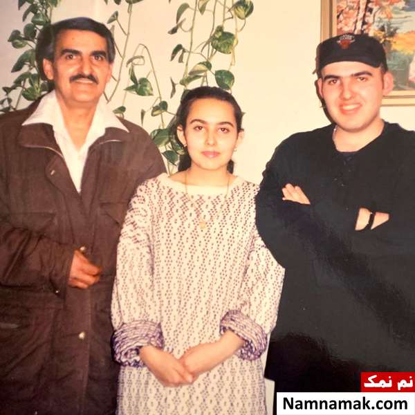 پرستو صالحی در کنار پدر و برادرش