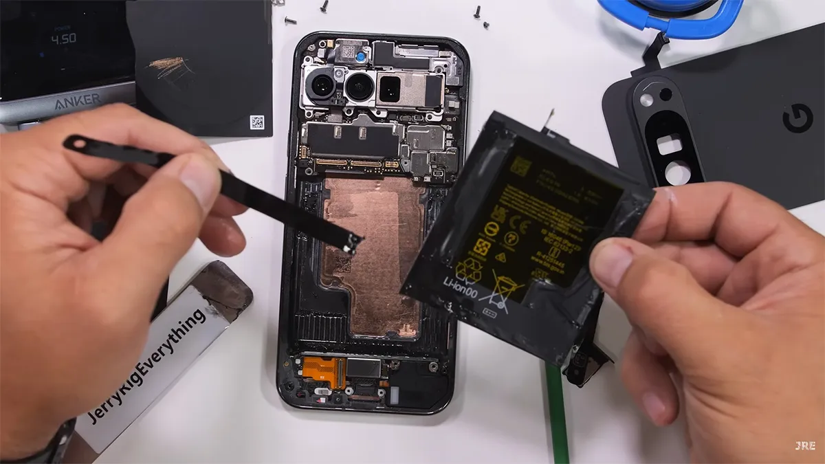 google pixel 9 pro xl teardown 10 کالبدشکافی Pixel 9 Pro XL گوگل