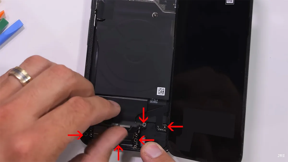 google pixel 9 pro xl teardown 2 کالبدشکافی Pixel 9 Pro XL گوگل
