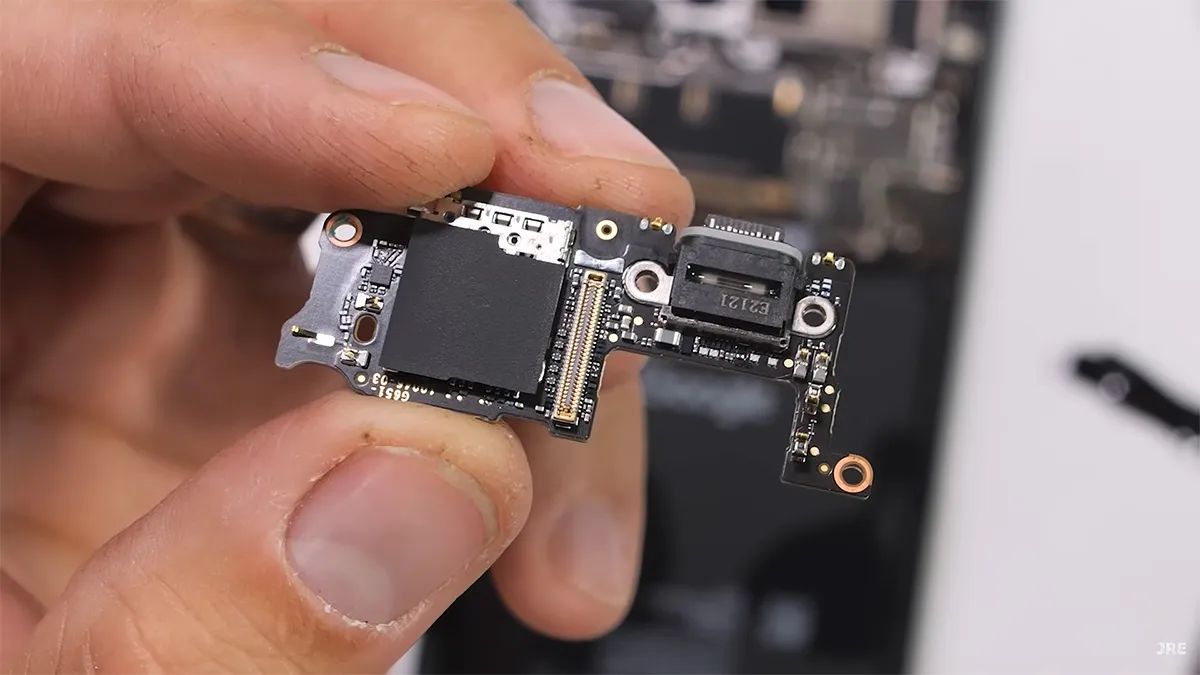 google pixel 9 pro xl teardown 7 کالبدشکافی Pixel 9 Pro XL گوگل