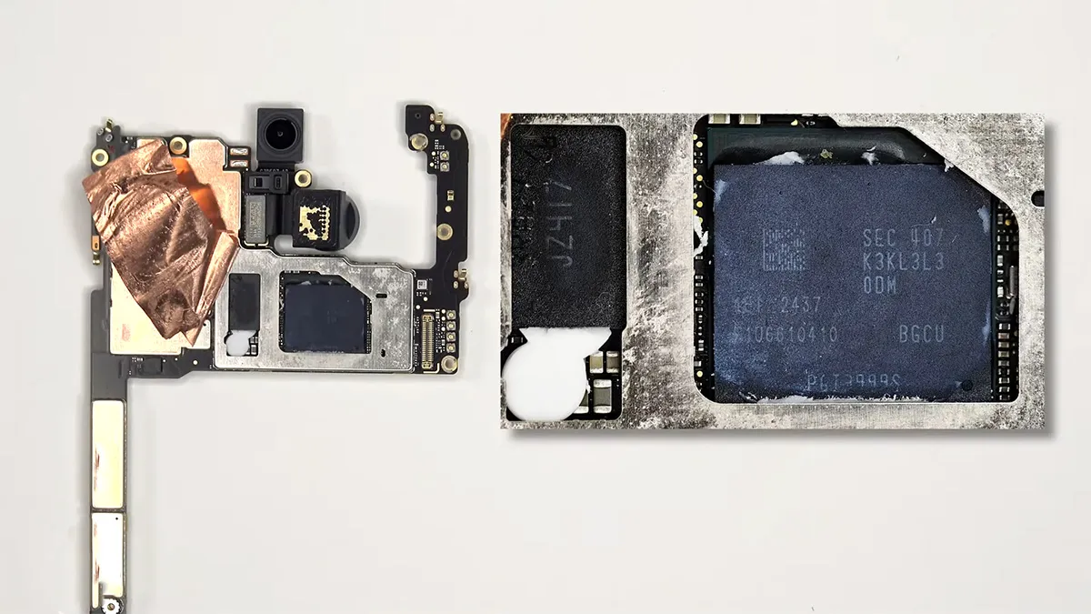 google pixel 9a teardown 12 کالبدشکافی Pixel 9a گوگل