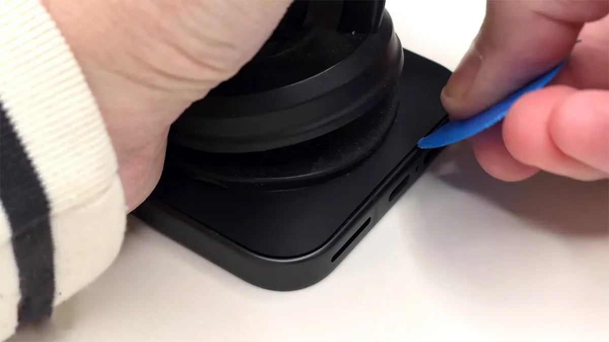 google pixel 9a teardown 2 کالبدشکافی Pixel 9a گوگل