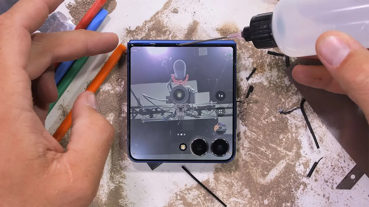 samsung z flip 7 teardown 6 کالبدشکافی گوشی Samsung Z Flip 7