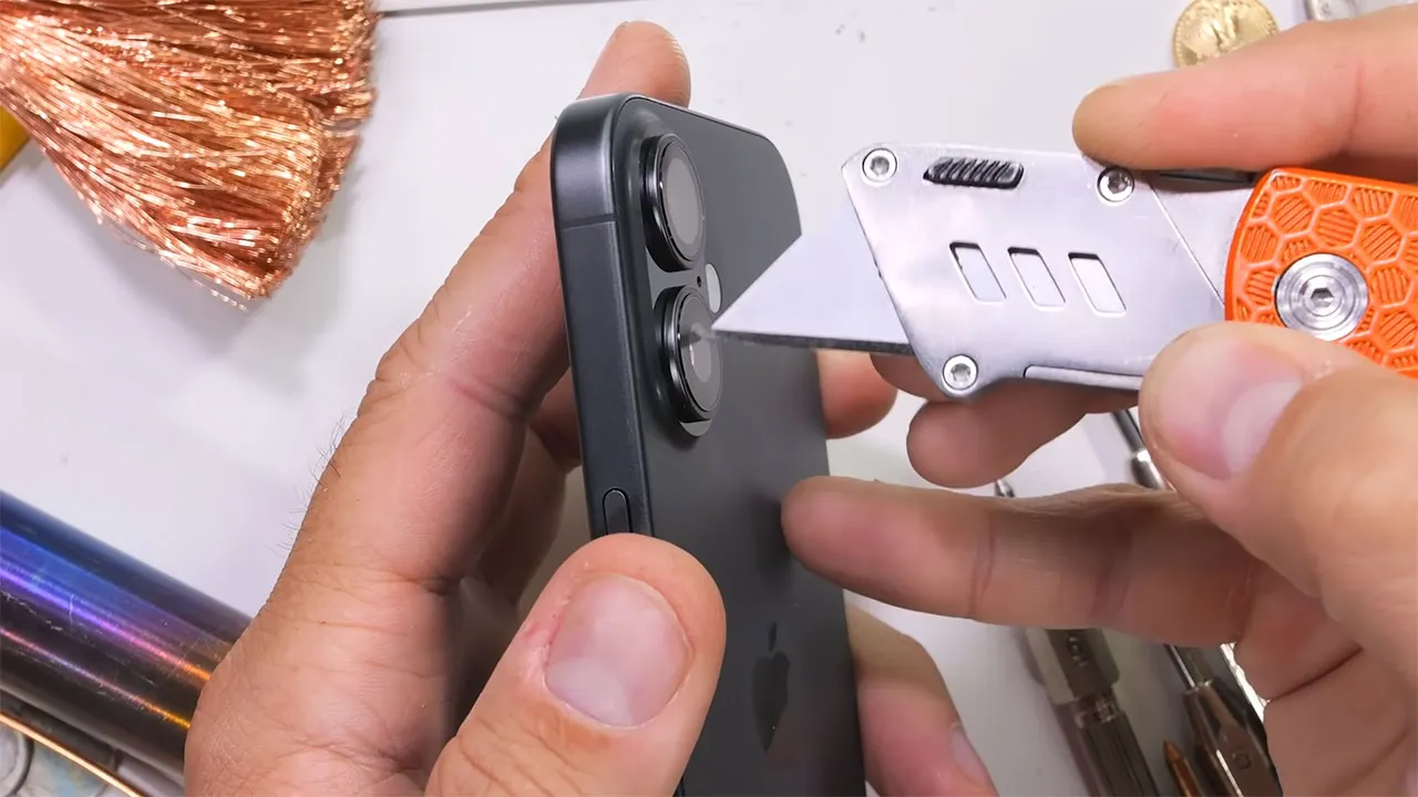 apple iphone 17 duribility test 15 تست مقاومت گوشی iPhone 17 اپل