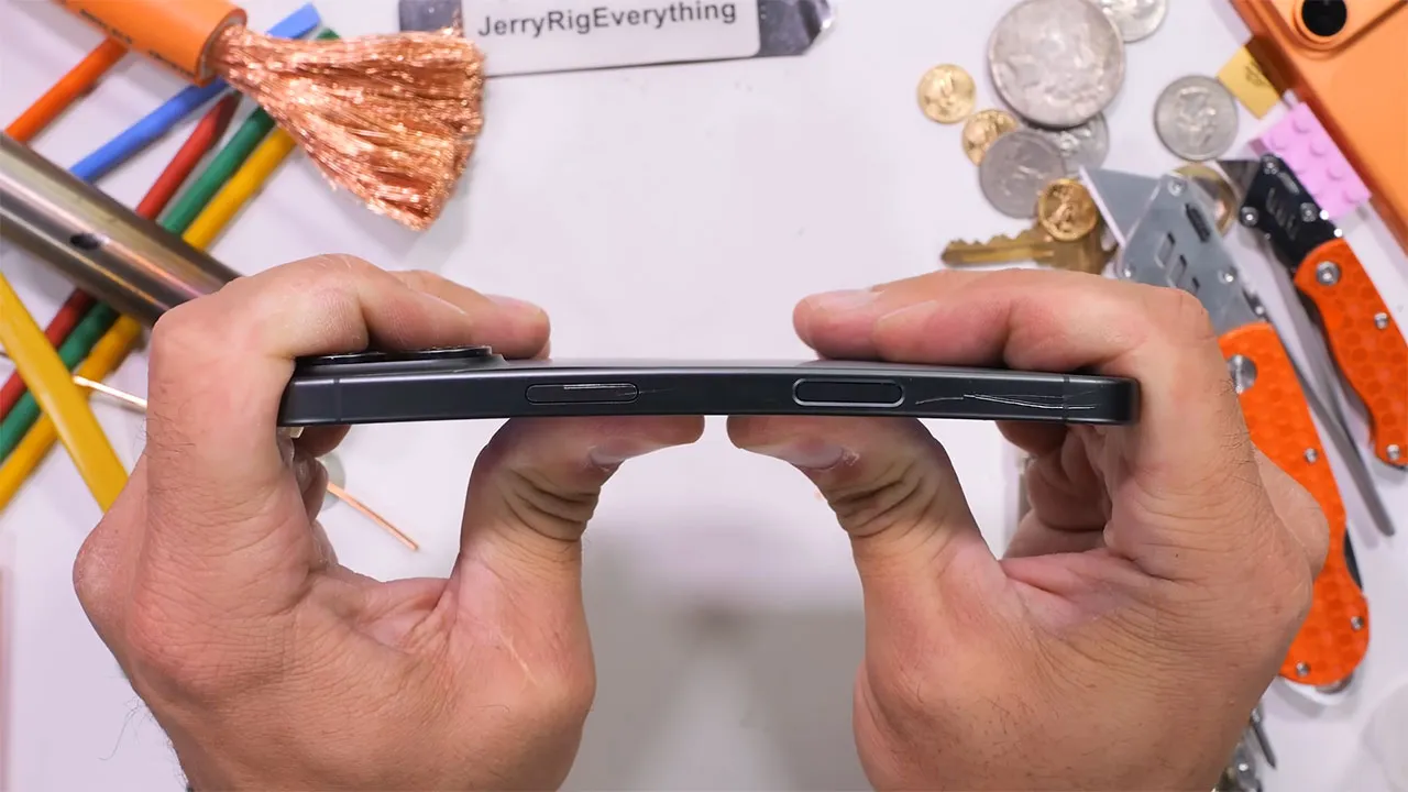 apple iphone 17 duribility test 19 تست مقاومت گوشی iPhone 17 اپل