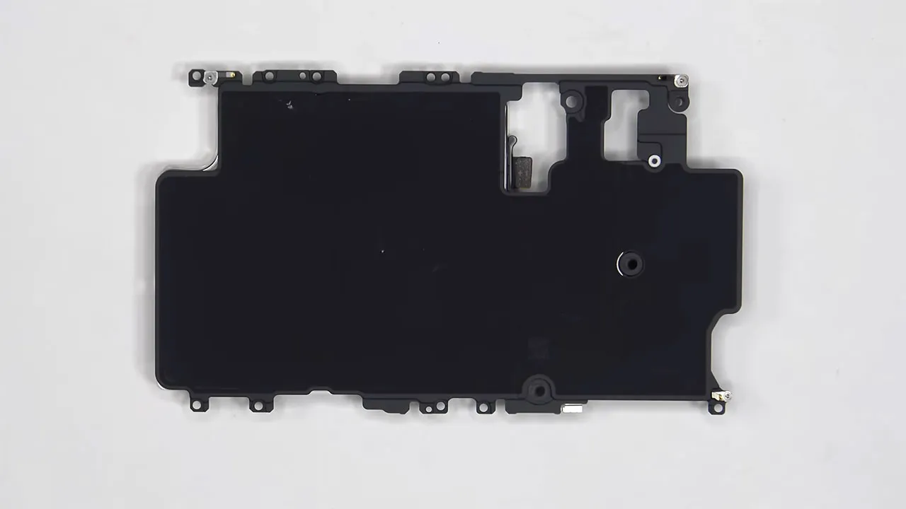 apple iphone 17 pro teardown 6 کالبدشکافی گوشی iPhone 17 Pro اپل