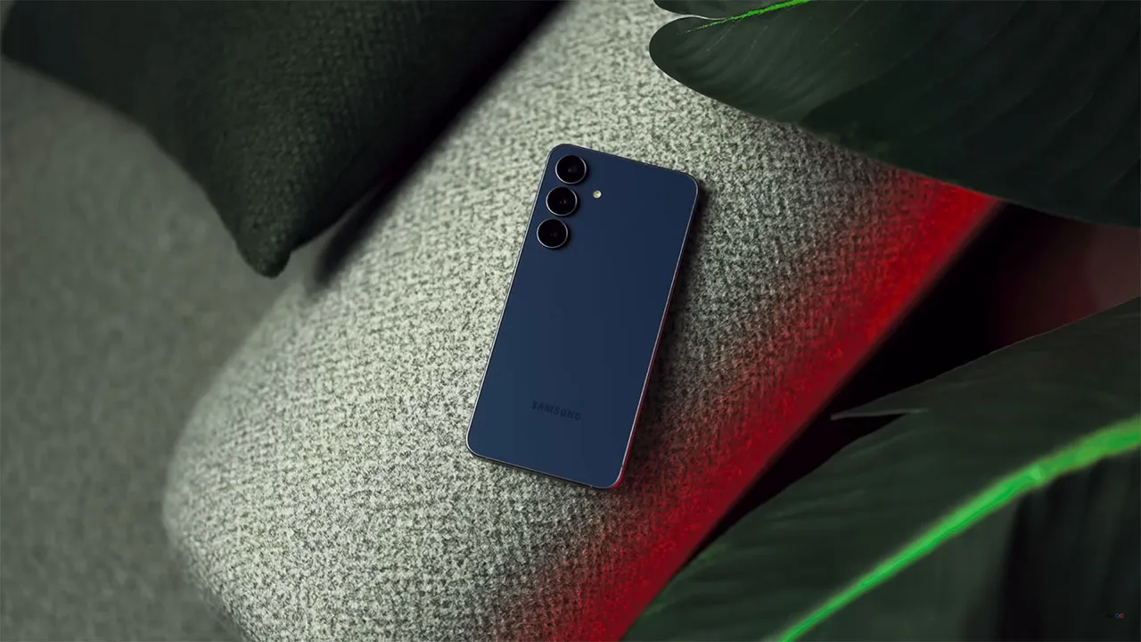 بررسی طراحی گوشی Samsung S25 FE