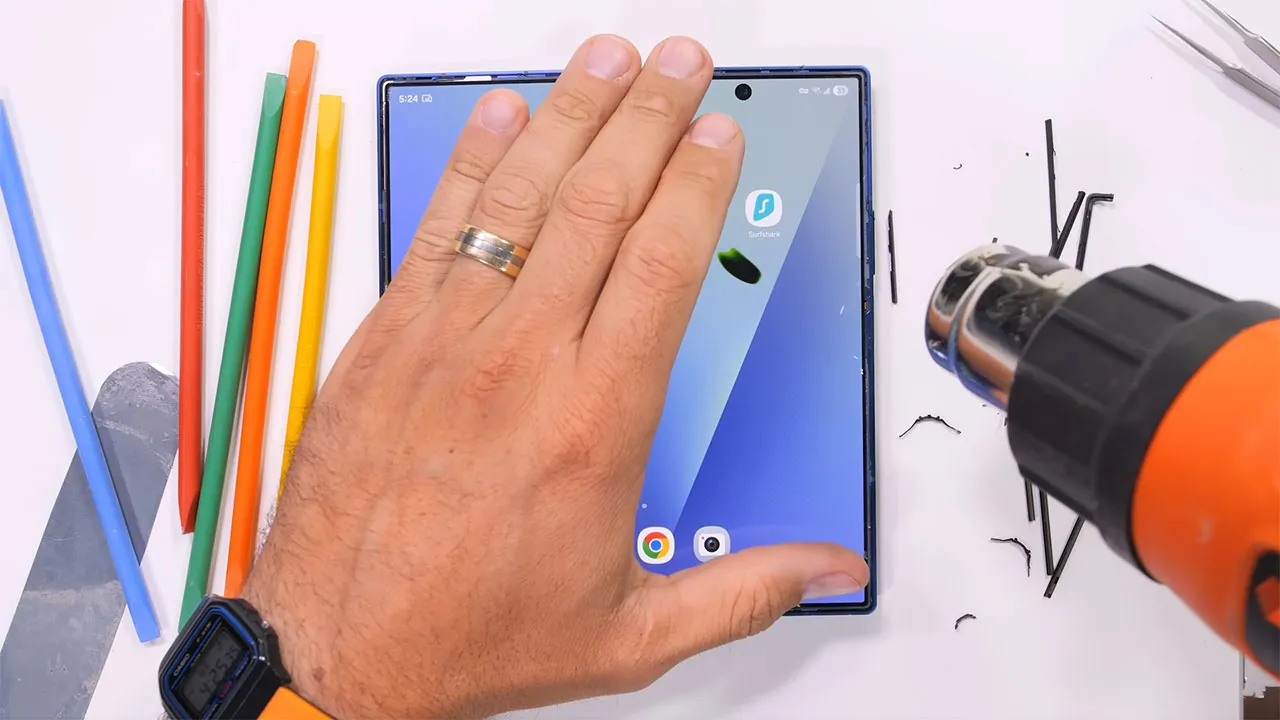 samsung z fold 7 teardown 3 کالبدشکافی گوشی Samsung Z Fold 7