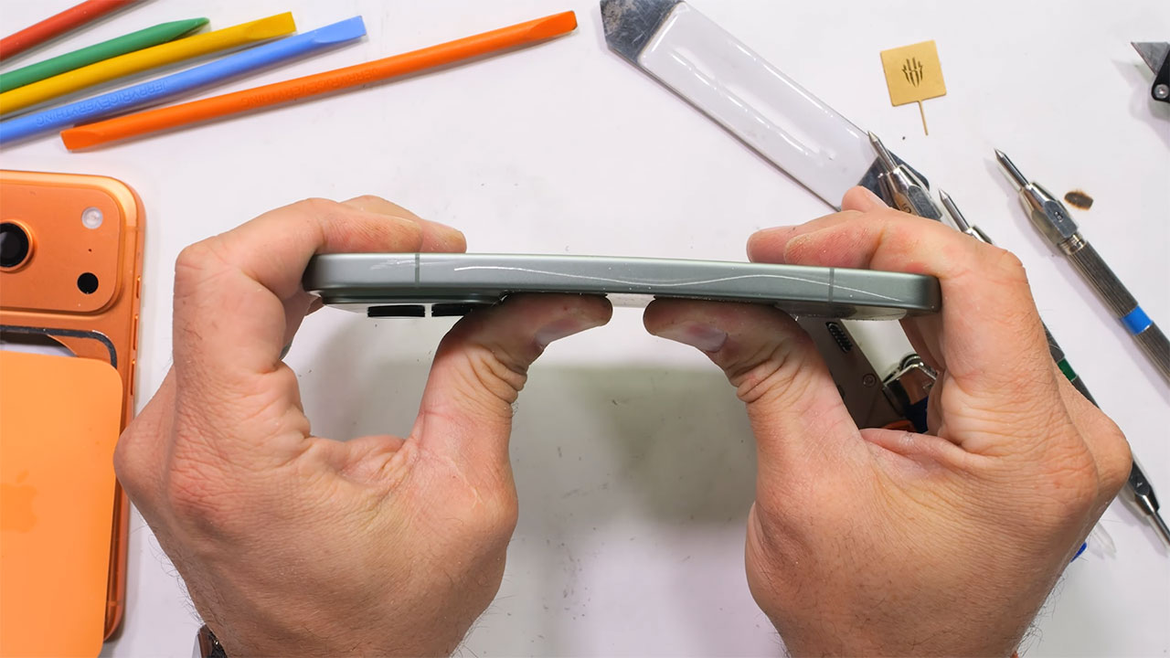 xiaomi 17 pro teardown 13 کالبدشکافی گوشی Xiaomi 17 Pro