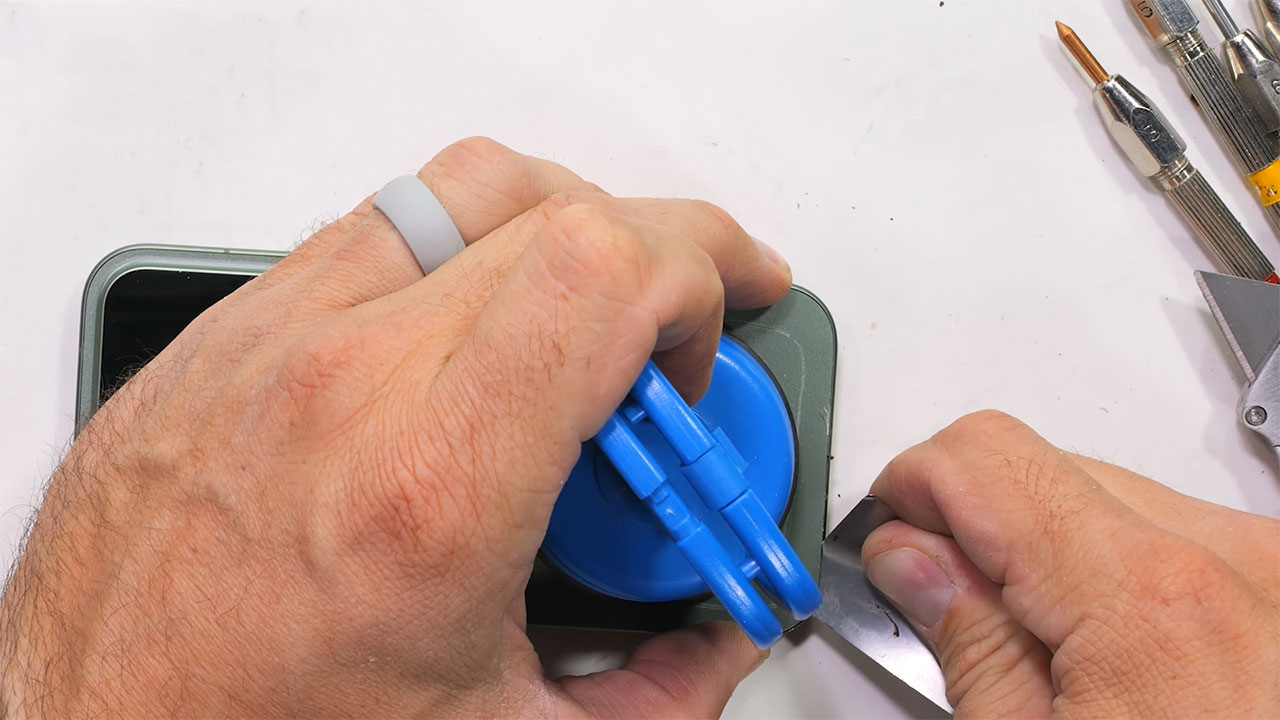 xiaomi 17 pro teardown 14 کالبدشکافی گوشی Xiaomi 17 Pro