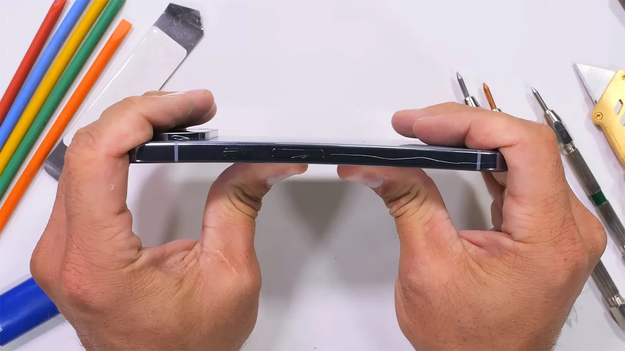 google pixel 10 pro xl duribility test 13 تست مقاومت گوشی Pixel 10 Pro XL گوگل