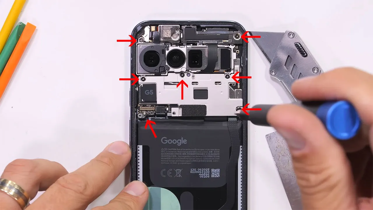 google pixel 10 pro xl teardown 10 کالبدشکافی گوشی Pixel 10 Pro XL گوگل