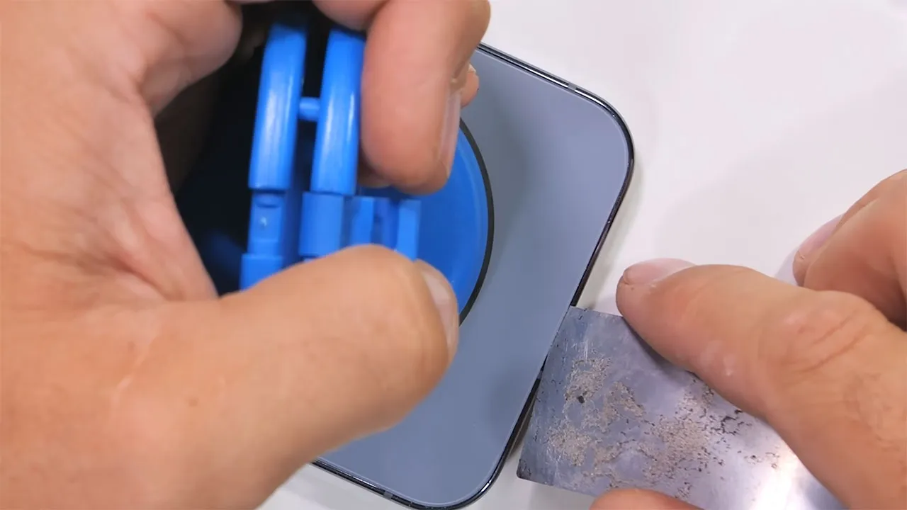 google pixel 10 pro xl teardown 6 کالبدشکافی گوشی Pixel 10 Pro XL گوگل