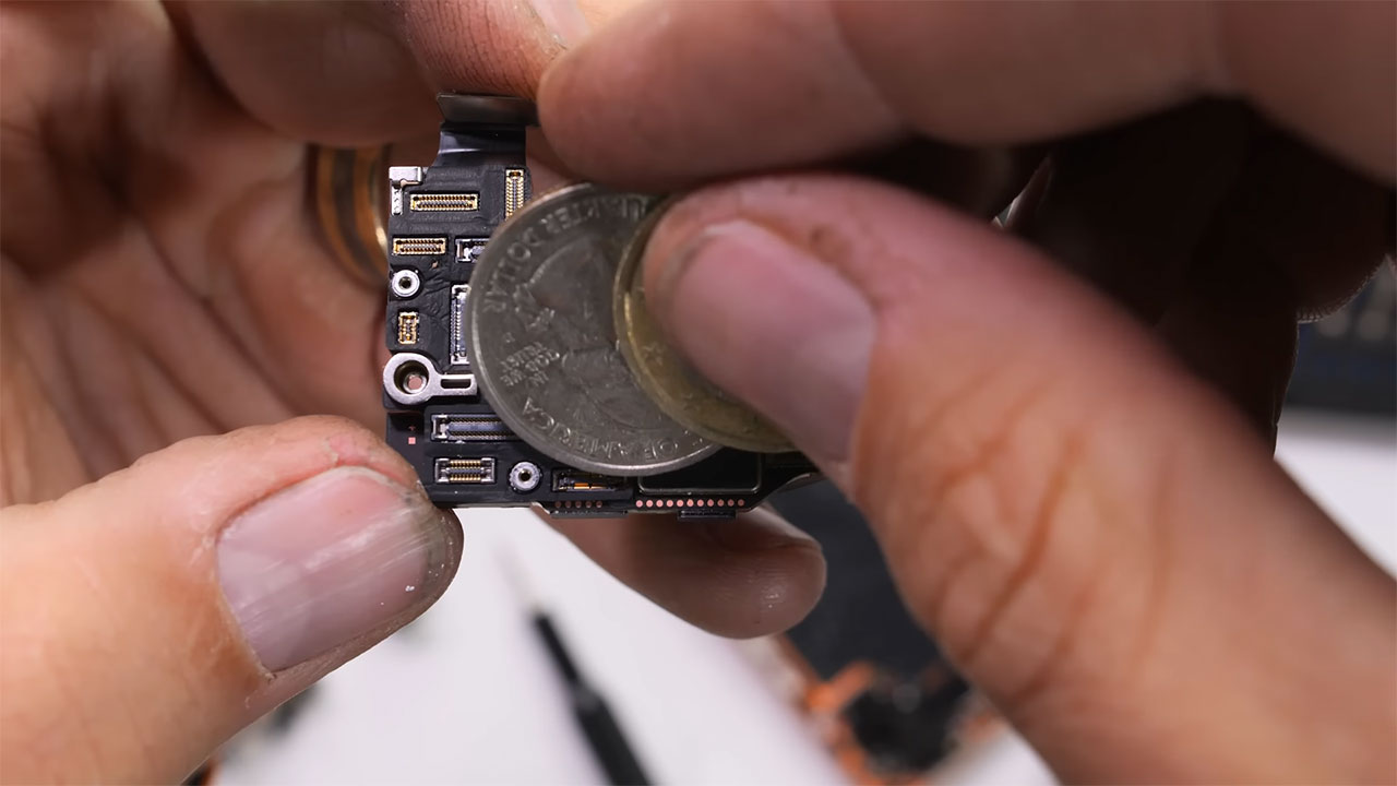 iphone 17 pro teardown 17 کالبدشکافی آیفون 17 پرو