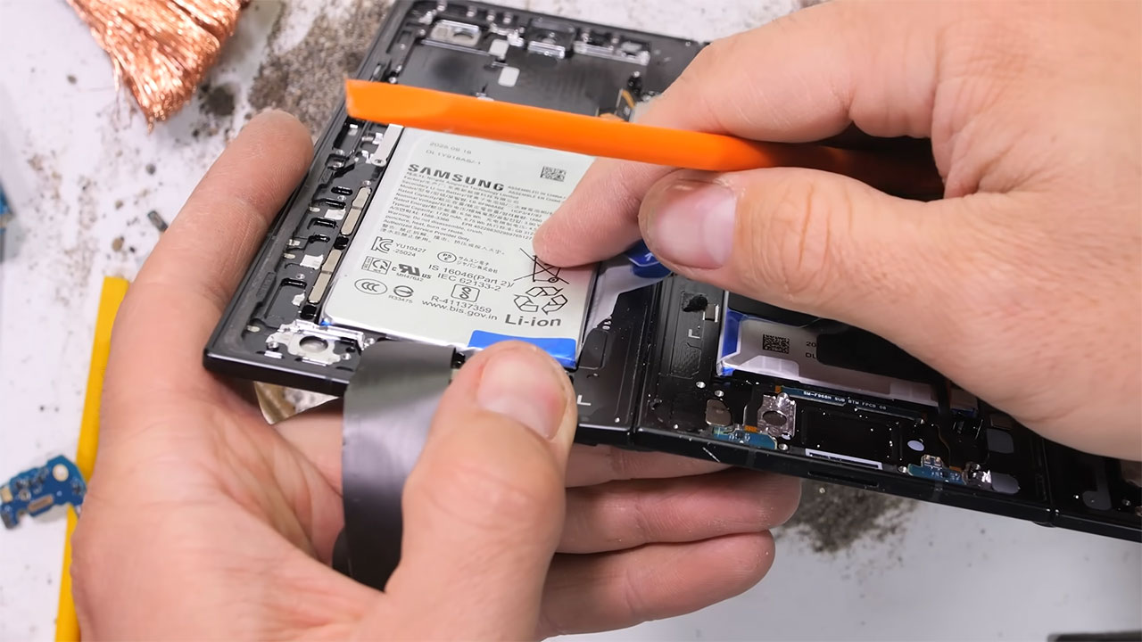 samsung z trifold duribility test 24 تست مقاومت گوشی Samsung Z Trifold